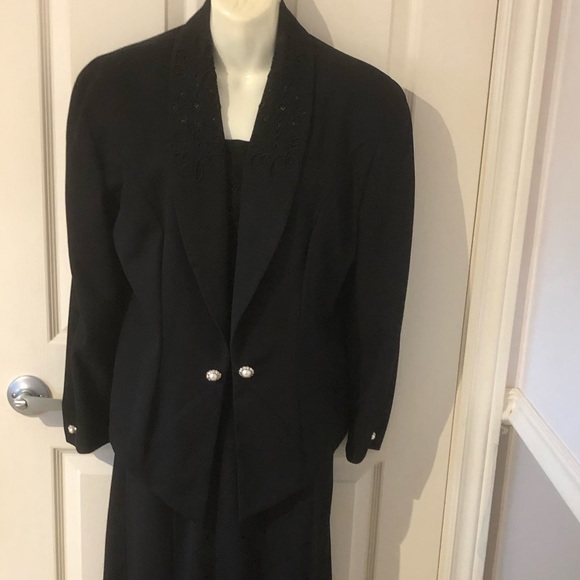 Zakura Vintage evening 3 piece skirt suit - Picture 2 of 9